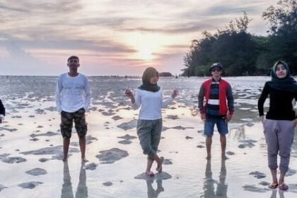 Suasana Pantai Lipi Pulau Pari