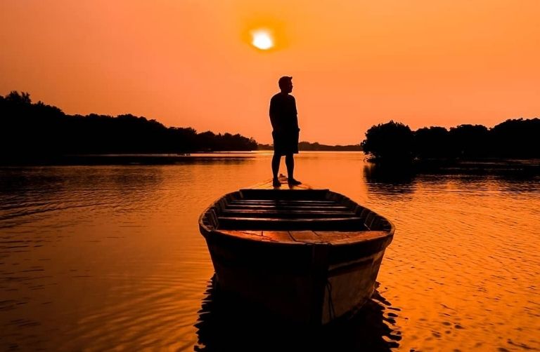 Suasana Sunset Area Pantai Mangrove Pulau Pari