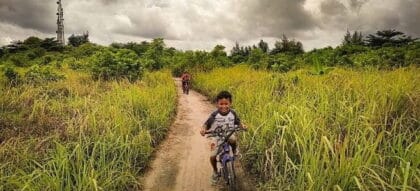 Bersepeda Ke Objek Wisata Pantai Perawan Pulau Pari