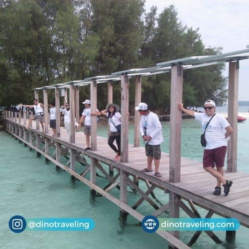 Watersport Pantai Jembatan Cinta Pulau Tidung