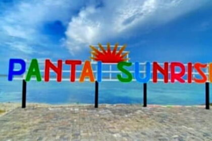 Pantai Sunsire Objek Wisata Pulau Pramuka